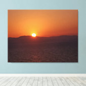 Zonsondergang, Berg en Zee Canvasprint Canvas Afdruk (Insitu (Houten vloer))