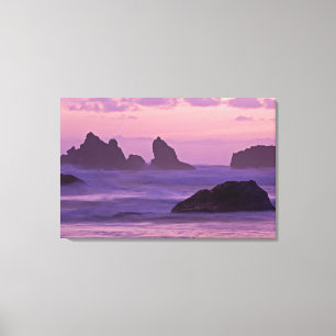Zonsondergang bij Bandon Beach Sea Stacks. Canvas Afdruk