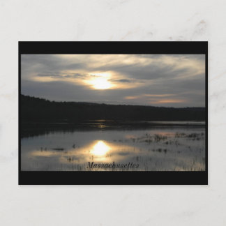 Zonsondergang bij de rivier, doctorandus in de briefkaart