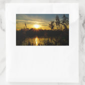 Zonsondergang bij een meertje met rietpluimen. rechthoekige sticker (Tas)
