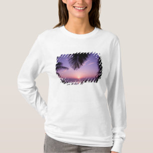 Zonsondergang bij West End, Cayman Brac, Kaaimanei T-shirt