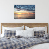 Zonsondergang boven Buzzard's Bay, hemel vol vogel Canvas Afdruk (Insitu (Slaapkamer))