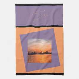 Zonsondergang boven een kuststad - Kunst handdoek