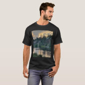 Zonsondergang boven een rivier t-shirt (Voorkant volledig)