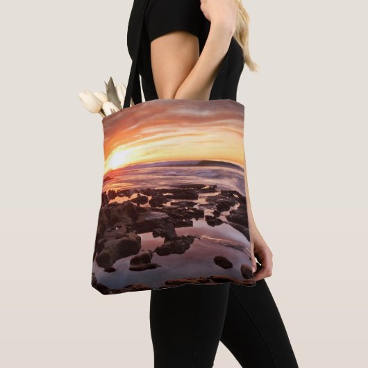 Zonsondergang boven getijdenpoelen tote bag (Dichtbij)