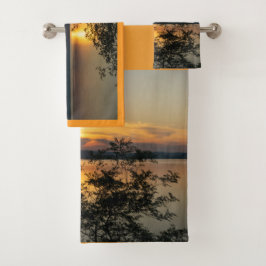 Zonsondergang boven het Balatonmeer, Hongarije. Bad Handdoek