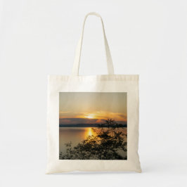 Zonsondergang boven het Balatonmeer, Hongarije. Tote Bag