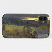 Zonsondergang hemel boven wijngaarden en historisc Case-Mate iPhone case (Achterkant (horizontaal))