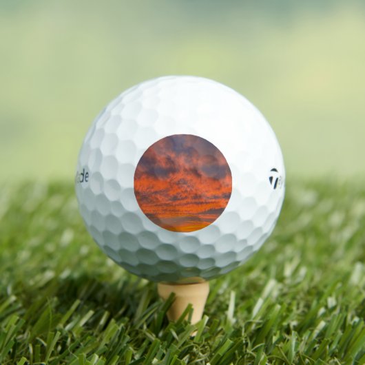 Zonsondergang in brand golfballen (Insitu Shirt)