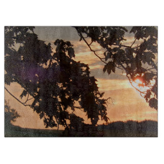 Zonsondergang in de herfst in het land snijplank