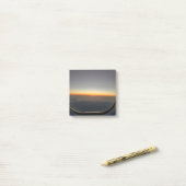zonsondergang in een vliegtuig post-it® notes (Op bureau)