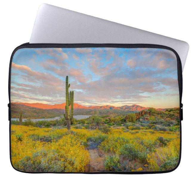 Zonsondergang in woestijnlandschap laptop sleeve (Voorkant)