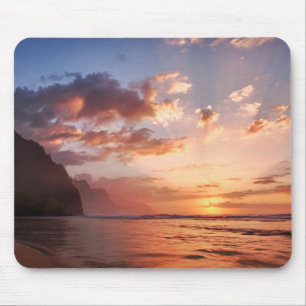 Zonsondergang langs de kust van Kauai Muismat