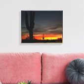 Zonsondergang met gigantische saguaro cactus in de canvas afdruk (Insitu (Woonkamer))