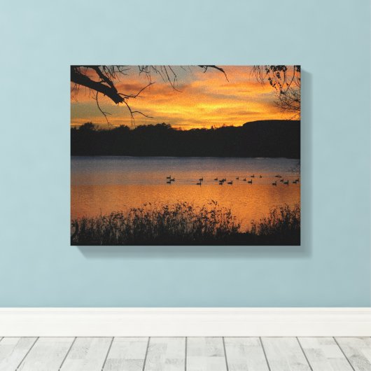 Zonsondergang op Lake Wrapped Canvas (Insitu (Houten vloer))