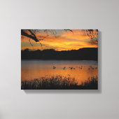 Zonsondergang op Lake Wrapped Canvas (Voorkant)