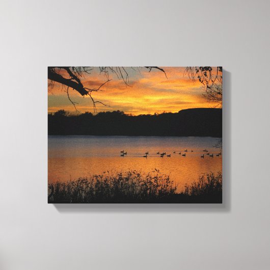 Zonsondergang op Lake Wrapped Canvas Afdruk (Voorkant)