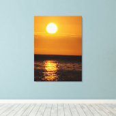 Zonsondergang op zee canvas afdruk (Insitu (Houten vloer))
