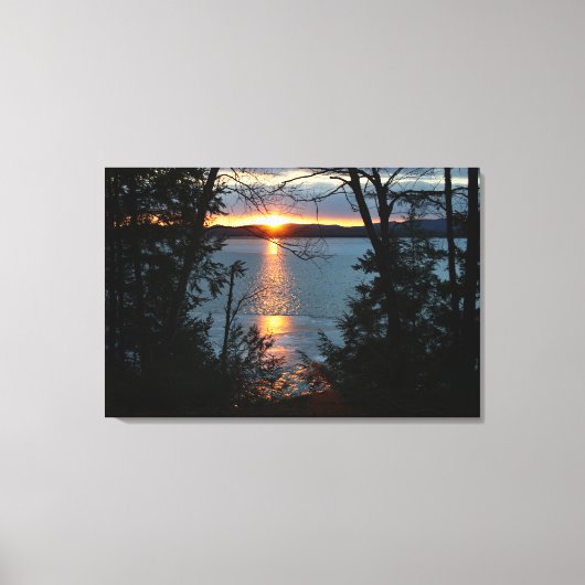 Zonsondergang over Bos Lake Wrapped Canvas Art (Voorkant)