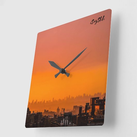 Zonsondergang over de stad vierkante klok (Hoek)