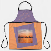 Zonsondergang over een kuststad - Art Apron Schort (Voorkant)