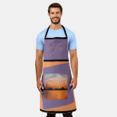 Zonsondergang over een kuststad - Art Apron Schort (Gedragen)