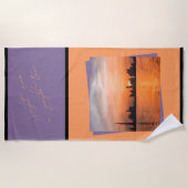 Zonsondergang over een kuststad - Kunst  Strandlaken (Voorkant)