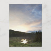 Zonsondergang over een Nevelige Vijver Briefkaart (Voorkant)