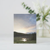 Zonsondergang over een Nevelige Vijver Briefkaart (Staand voorkant)