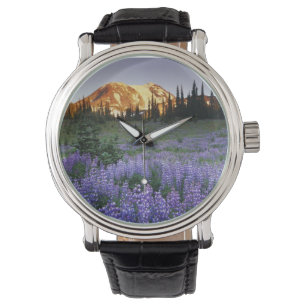 Zonsondergang over Mt. Adams en een sub-alpine wei Horloge