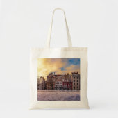 Zonsondergang over straat in Riga Tote Bag (Voorkant)
