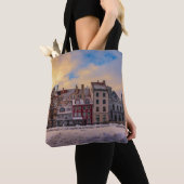 Zonsondergang over straat in Riga Tote Bag (Dichtbij)