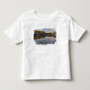 Zonsondergang reflecties op Lake Helen, Lassen Kinder Shirts