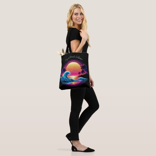 Zonsondergang Surf gloed Tote Bag (Op model)