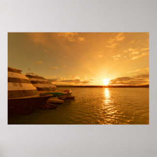 Zonsopgang aan de Lago Argentino in Patagonië Poster