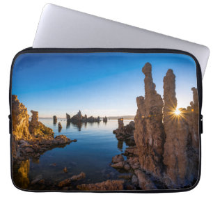 Zonsopgang bij Mono Lake, Californië Laptop Sleeve