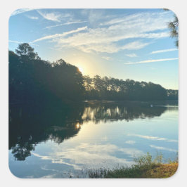 Zonsopgang boven een Georgisch meer Vierkante Sticker