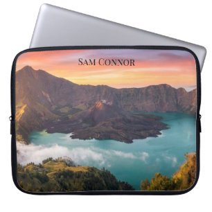 Zonsopgang op de vulkaankrater van Mount Rinjani  Laptop Sleeve