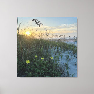 Zonsopgang op het strand boven de duinen canvas afdruk