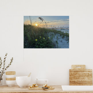 Zonsopgang op het strand boven de duinen poster