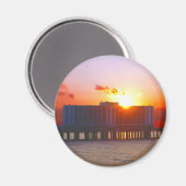 Zonsopkomst bij het vlaggenschip Hotel Magneten (Voorkant / Achterkant)