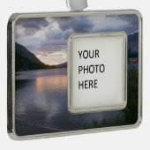 Zonsopkomst bij Swiftcurrent Lake I Verzilverd Omlijst Ornament (Rechts)