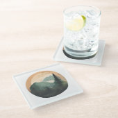 Zonsopkomst boven de pieken: een rustige bergscène glazen onderzetter (Schuin)