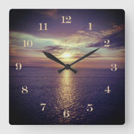 Zonsopkomst boven een prachtig Uitzicht Vierkante Klok