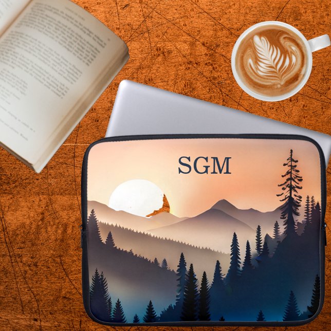 Zonsopkomst over de bergen Monogram Laptop Sleeve (Creator heeft geüpload)