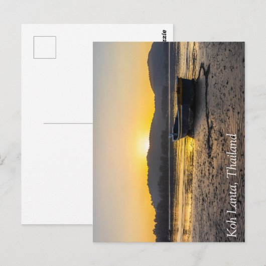 Zonsopkomst over een boot op het strand, Koh Lanta Briefkaart (Voorkant / Achterkant)