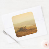 Zonsopkomst over een landschap in Toscaanse sticke Vierkante Sticker (Envelop)