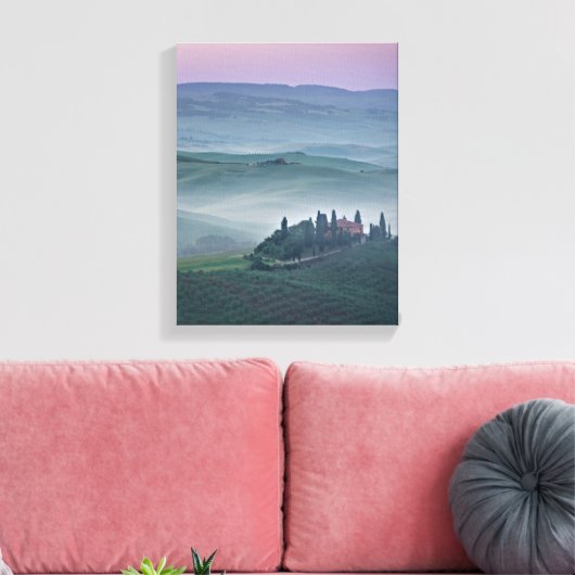 Zonsopkomst over een Toscaans landschap verticaal  Canvas Afdruk (Insitu (Woonkamer))