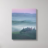 Zonsopkomst over een Toscaans landschap verticaal  Canvas Afdruk (Voorkant)