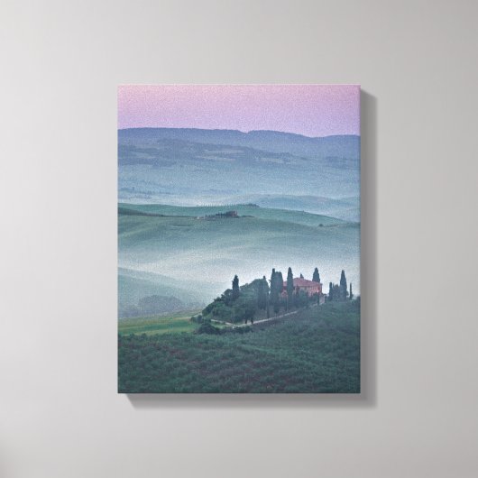 Zonsopkomst over een Toscaans landschap verticaal Canvas Afdruk (Voorkant)